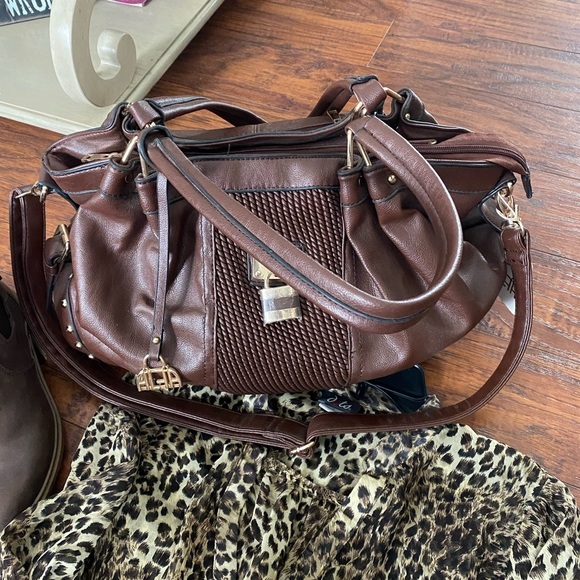 Beautiful Brown Blingy Bag! - Picture 1 of 13